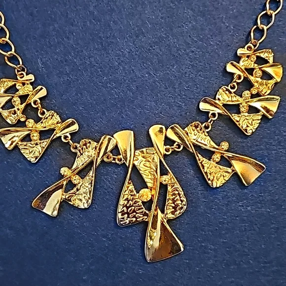 Necklace - Picture 6 of 12